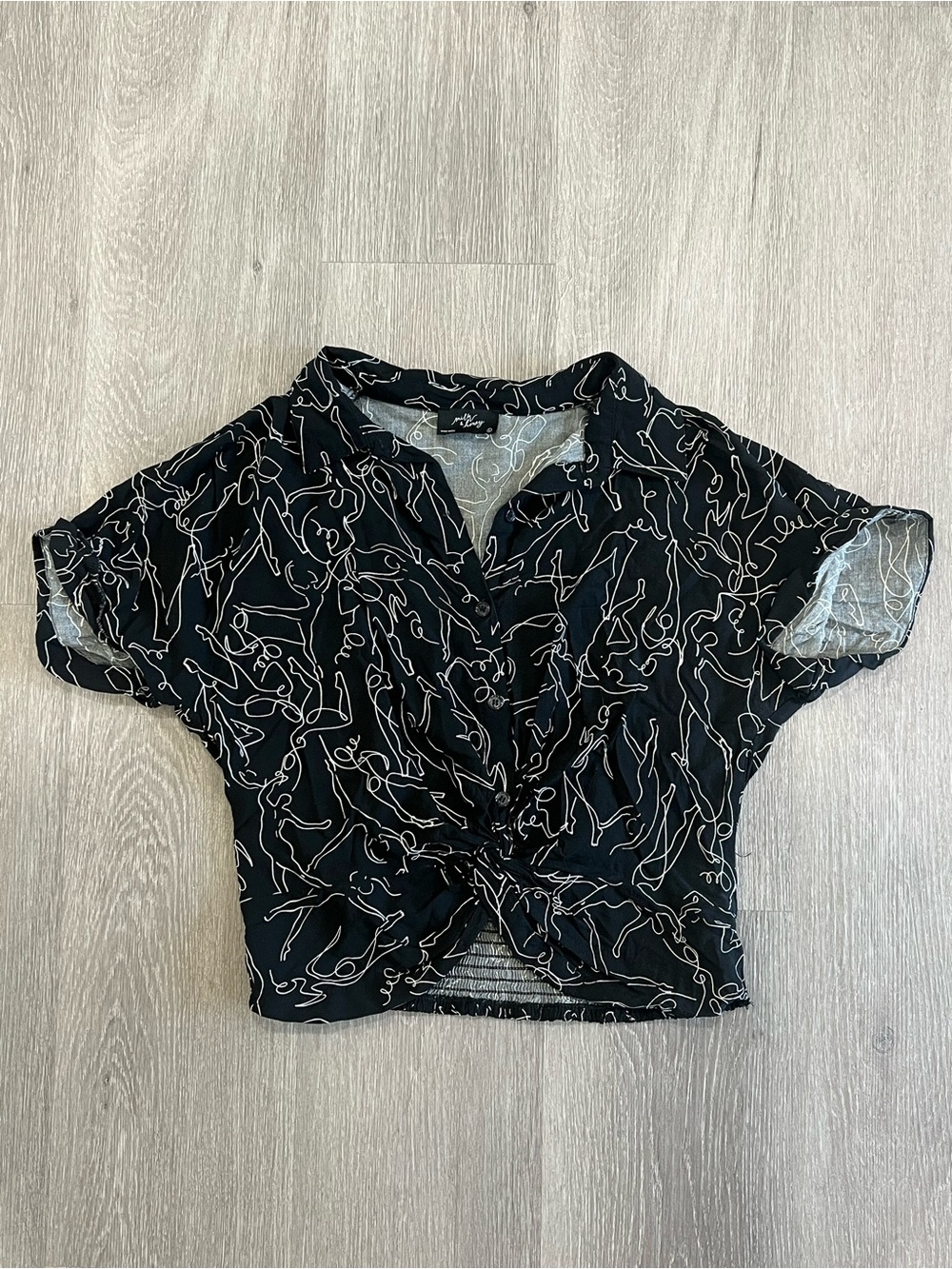 Black Tie-Front Button Down Crop Shirt with Abstract Line Print